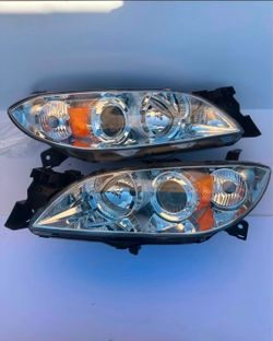 04-09 Mazda 3 Sedan Headlights Faros Calaveras Micas