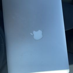 macbook air MAKE ME A OFFER PRICE NEGOTIABLE 