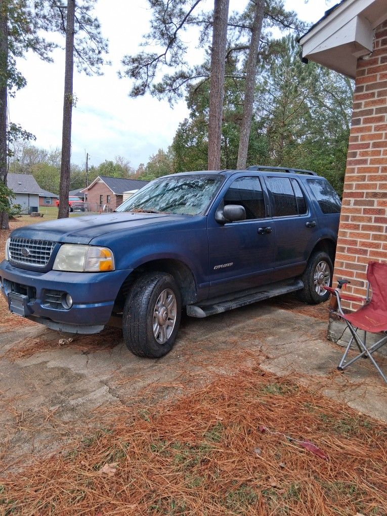 2004 Ford Explorer