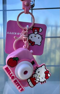 🔥 Built-in Picture Projector! Brand New Mini Cartoon Camera Keychains, Battery Inside, Click to Change Slide Images!
