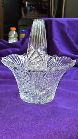 Vintage Imperial Cut Crystal Bride's Basket M4D206