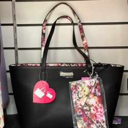 betsey johnson tote and wristlet set