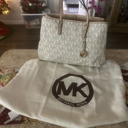 Micheal Kors Bag