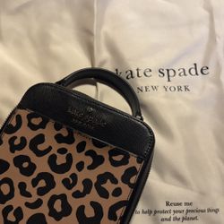 Kate Spade NWT Daisy Graphic Leopard Vanity 