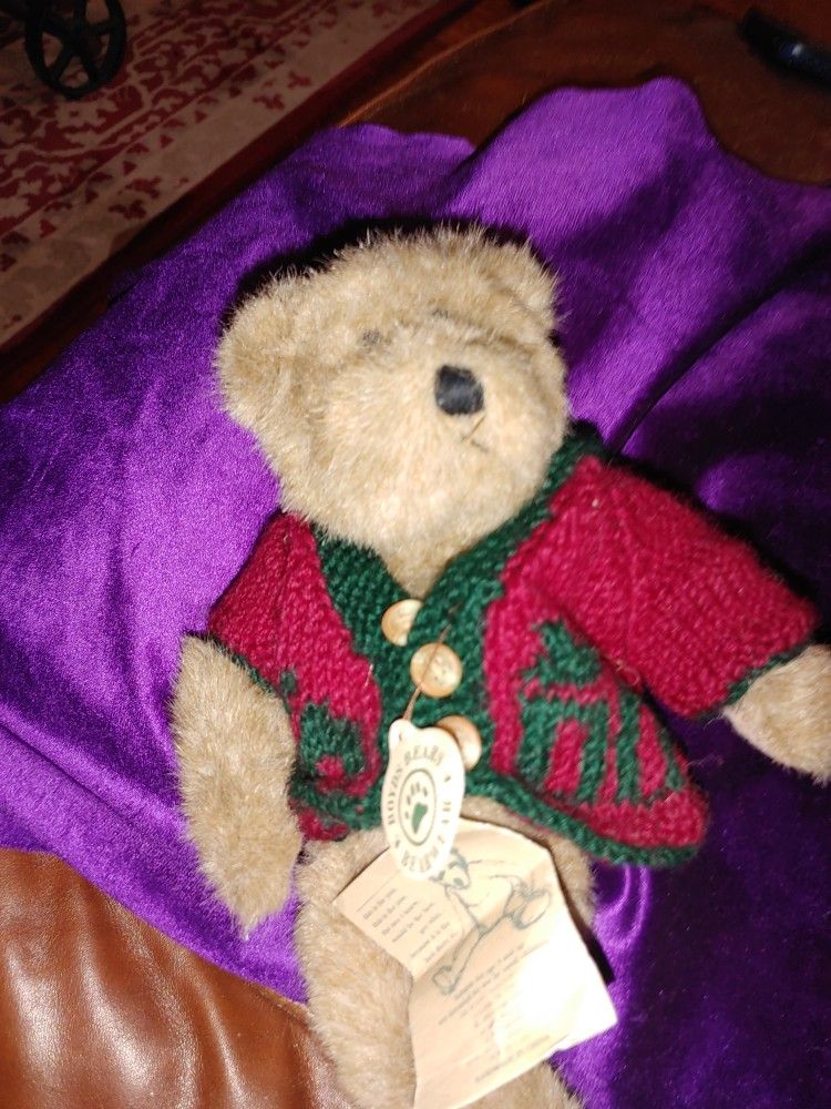 Boyds Bear J.B. BEAN, Christmasy