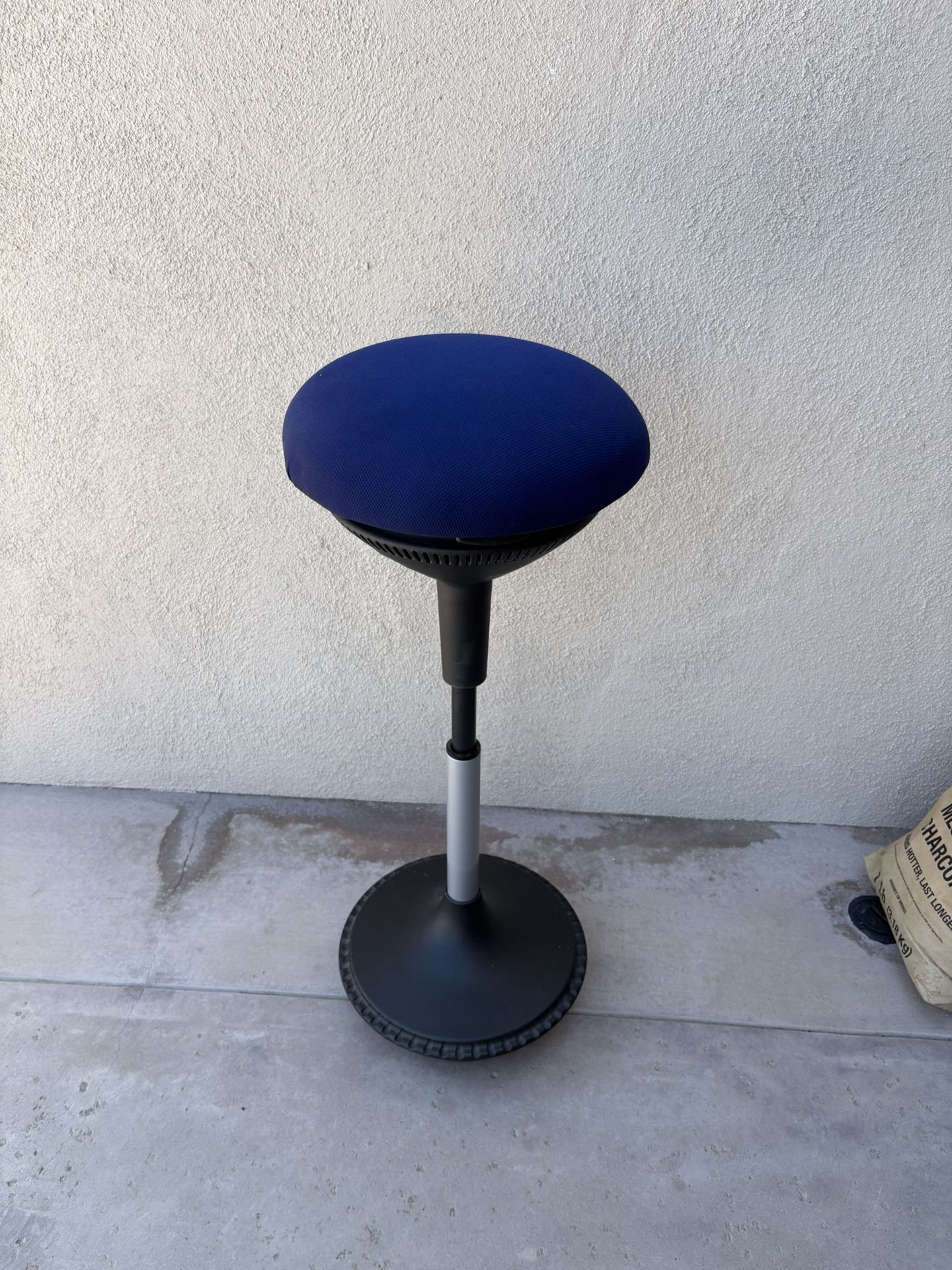 Autonomous Ergo Stool