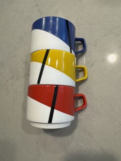 🎨 Brand NEW Set of 3 Artistic Coffee Cups – Only $5! ☕️