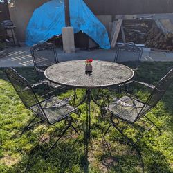 Outdoor Patio Table/ Furniture Set