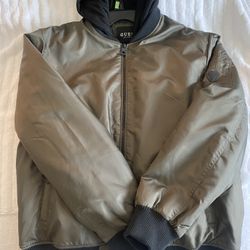 Guess / Tommy Hilfiger