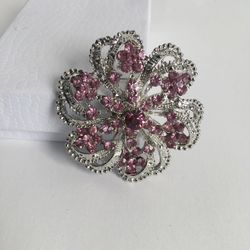 BEAUTIFUL SILVER TONE RHINESTONE BROOCH 