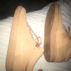 Lnew Leather Nike shoes size 8 only $45 Firm 