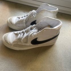 Nike Blazers size 9.5
