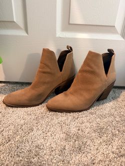 🤎  Universal Thread Goods Co. Tan Suede-Style Ankle Booties – Size 8