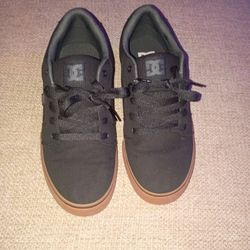 DC Shoes Black Canvas Low-Top Skate Sneakers