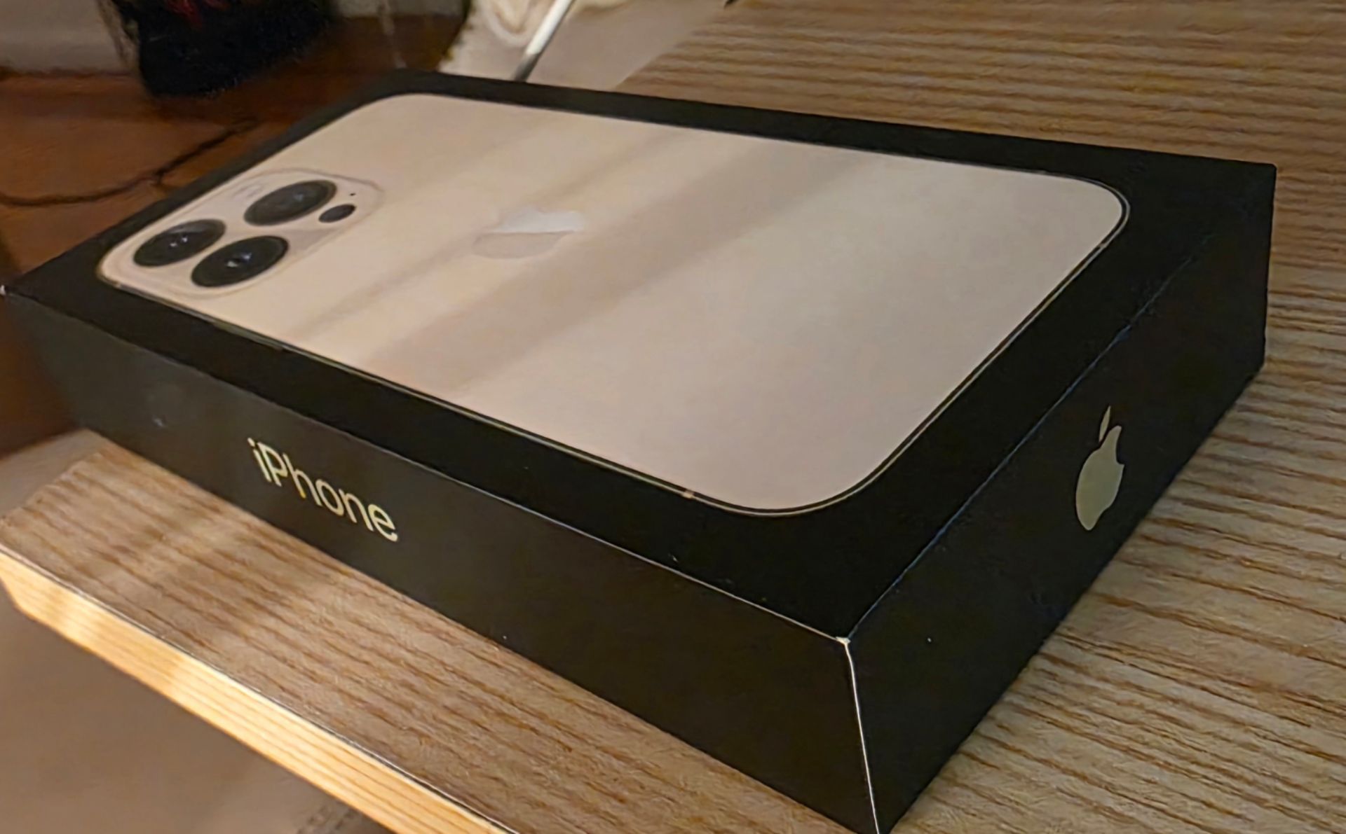 iPhone 13 Pro — 1TB — Gold