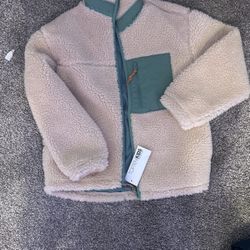 Kids fuzzy jacket brand new size 10/11