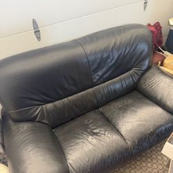 FREE LEATHER COUCH