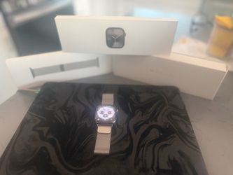 Apple Watch 46mm Series 10 GPS/Cellular with Milanese Loop band
