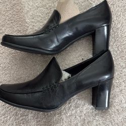 Brand New Women Leather Heels Size 7.5