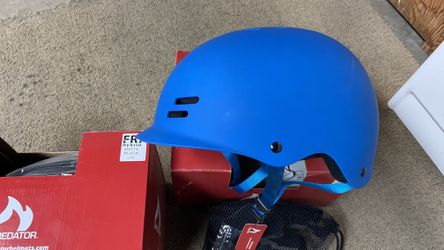 Skateboard Helmet. Predator Design FR7