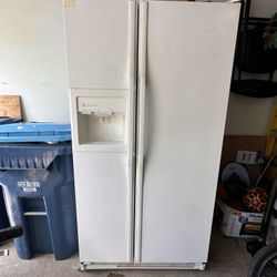 GE Refrigerator 