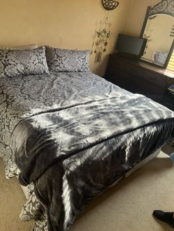 CA King Frame Box Springs And Mattress
