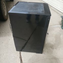 Does Not Work Wine Fridge Scrap Metal