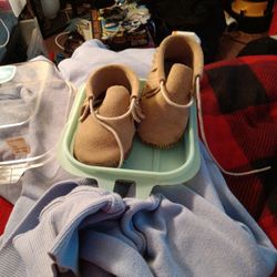Young Mate Baby Leather Moccasins New
