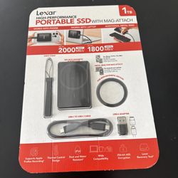 Lexar 1TB Portable SSD with Mag Attach compatible with Type A and C