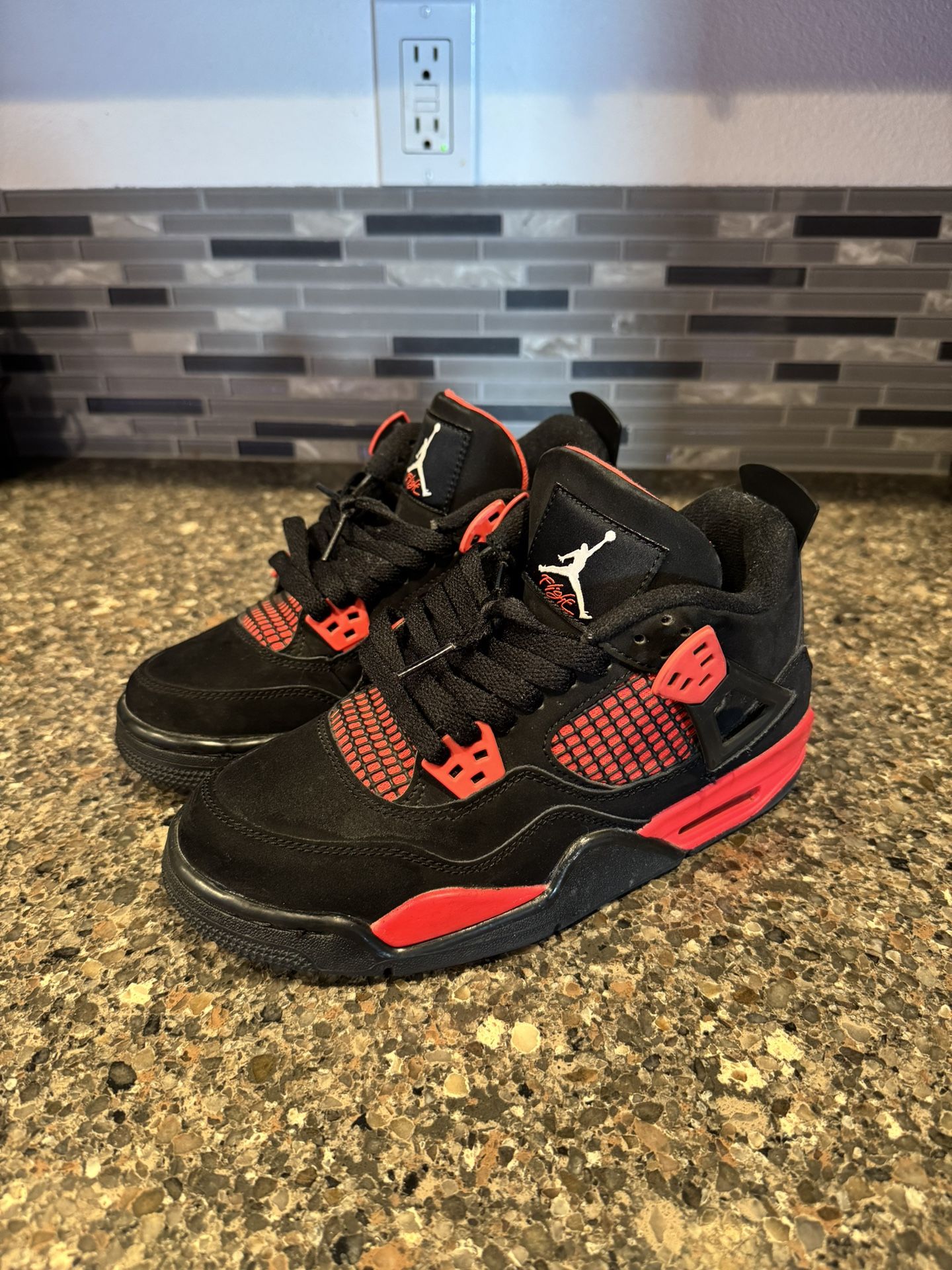 Red thunder 4s (5y)
