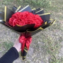 Red Ribbon rose bouquet