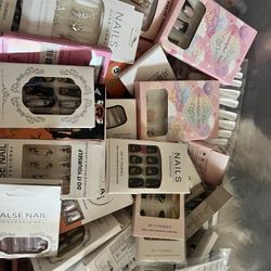 Woman’s Press On Nails