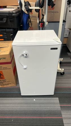 Magic chef 3.3 cubic ft mini fridge