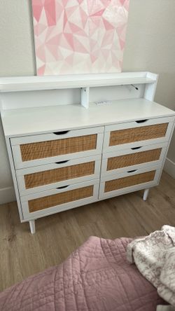 Dresser FREE for pick up