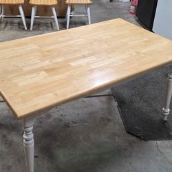 Dining table solid hardwood w 4 Chrs