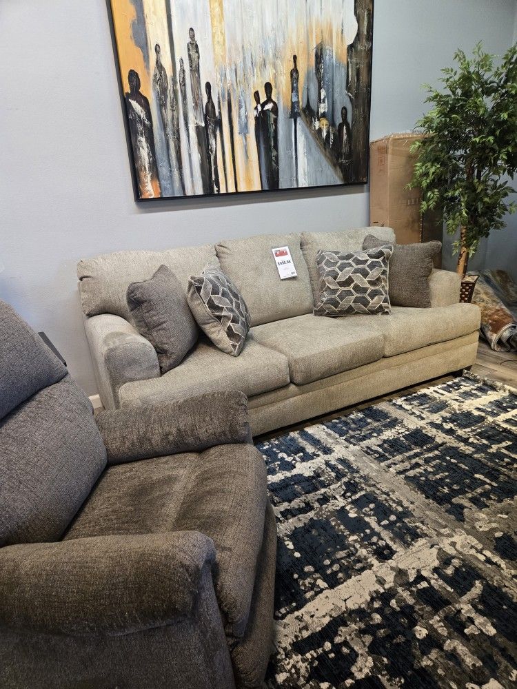 SLEEPER SOFA WITH PILLOWS FINANCING AVAILABLE NO CREDIT NEEDED