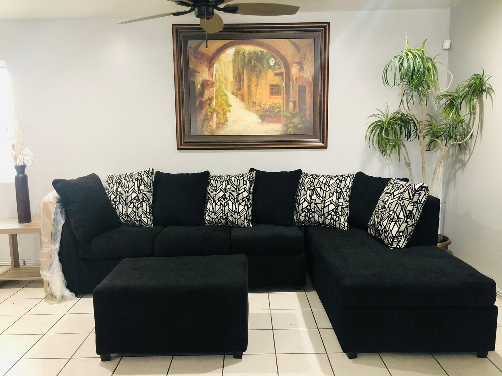 Beautiful Sectional With Ottoman ¡¡BRAND NEW!!