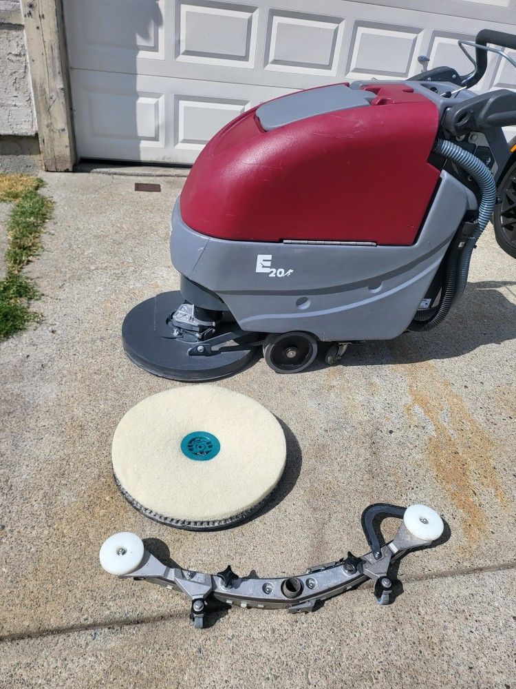 Floor Scrubber.minuteman..20' FREE Del.hablo Esp.