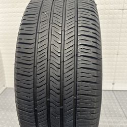 One likenew  tire Goodyear 215/55/17 #1009