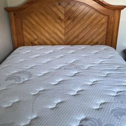 Sturdy Bedroom Set In Great Condition 