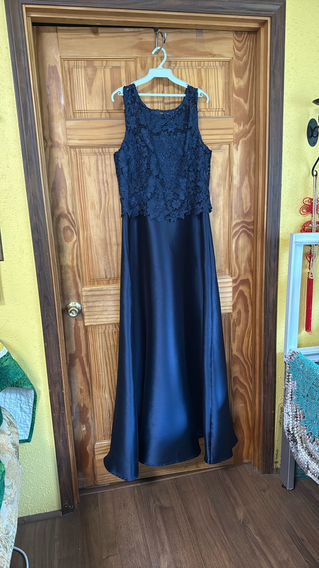 Navy Blue Floor Length Gown Size 16/18