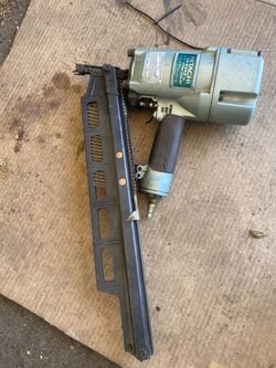 HITACHI 3 1/4" STRIP NAILER