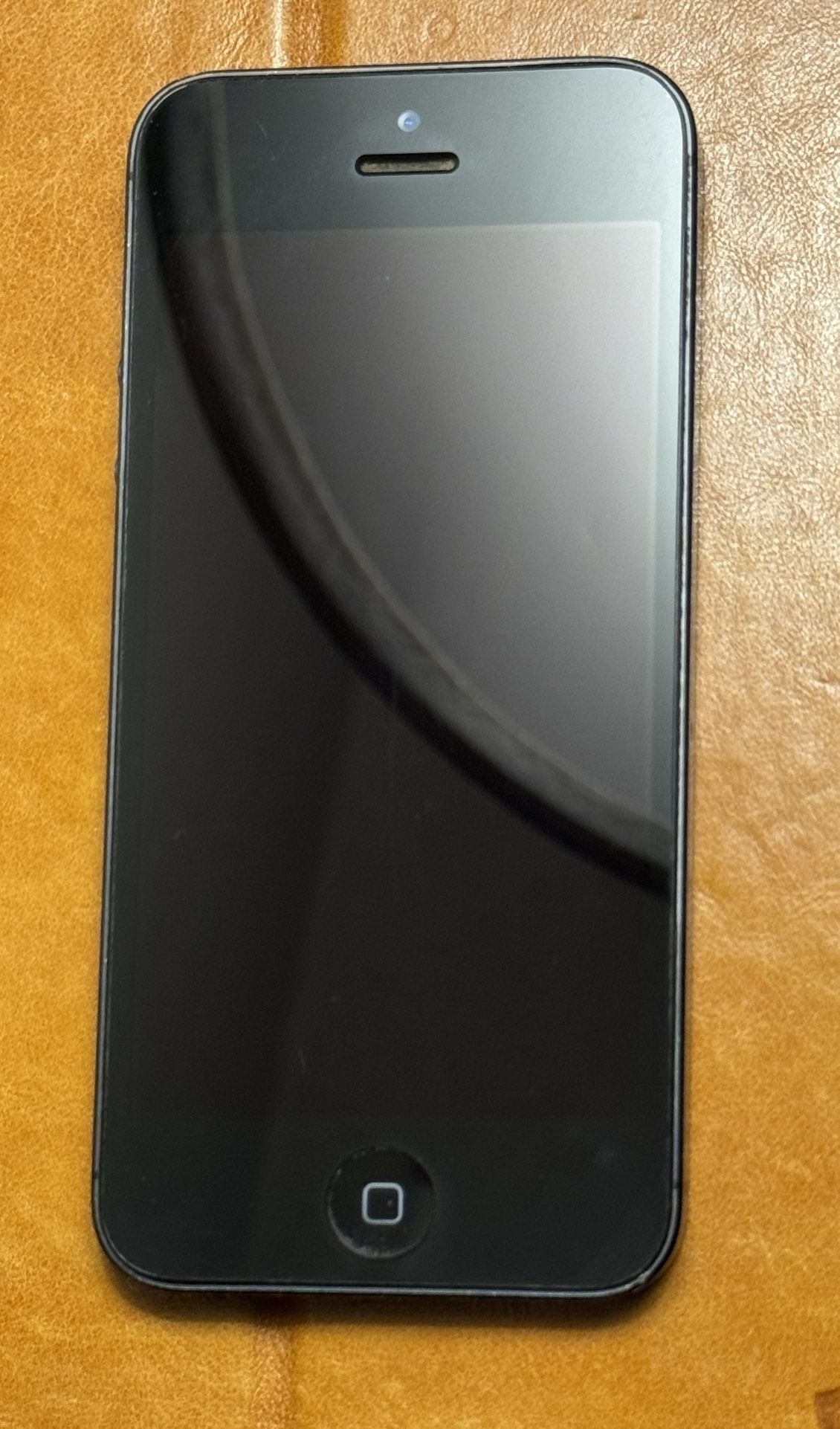 iPhone 5 16GB Pristine Condition