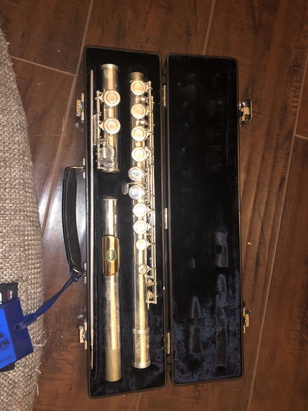 50 Series Gemeinhardt Flute w/ gold mouthpiece for Sale in Murrieta, CA OfferUp