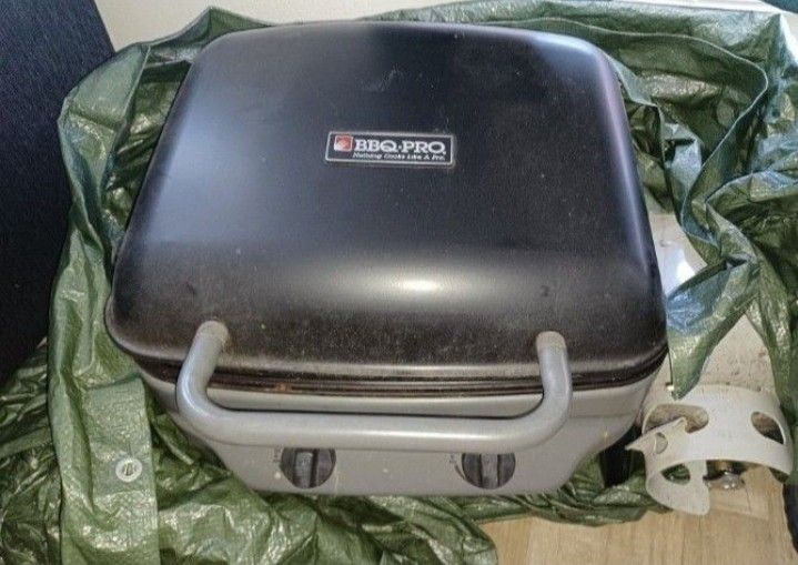 BBQ Pro Grill & Propane Tank 