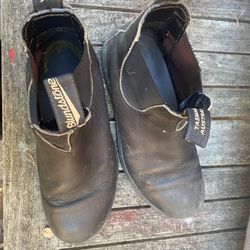Blundstones Size 7 (women’s 10)