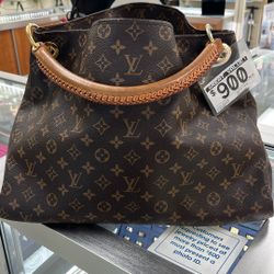Louis Vuitton  Artsy MM