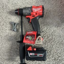 Milwaukee HAMMER DRILL And BATTERY 