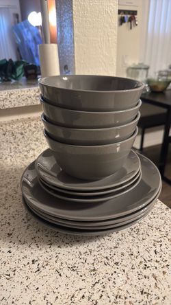 Plates & Bowls