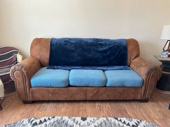 Couch - No pets in home
